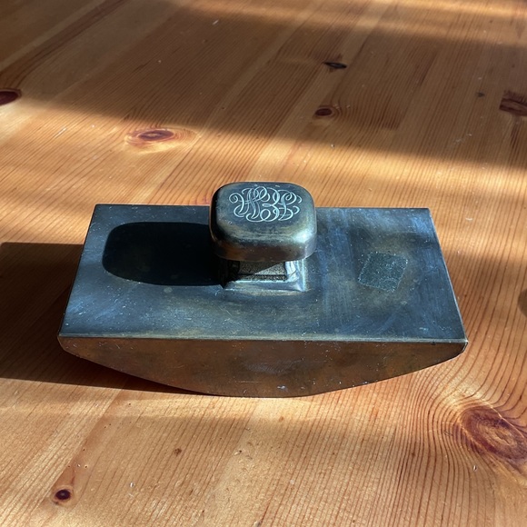 ANTIQUE BRASS ROCKER BLOTTER VICTORIAN MONOGRAM INK BLOTTER - Picture 6 of 12